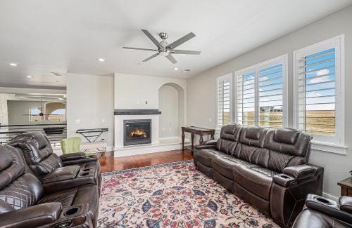 Hudson Villa | Family Retreat W Fireplace & Patio