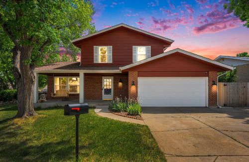 Northwest Arvada House | Family Retreat W Hot Tub & Patio Dining