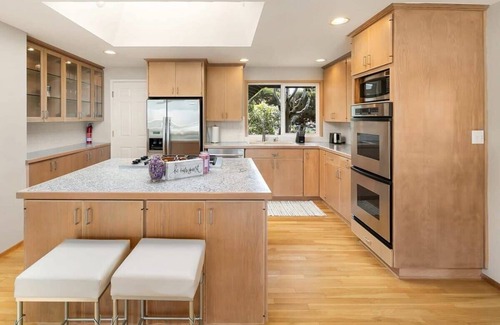 Mercer Island House | ☀Family Retreat w/Lake & Mt. & City View |Gym |MI