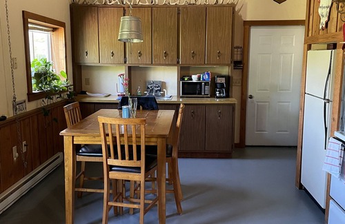 Annapolis House | Family sized bunkhouse/hunting cabin 5 minutes from town!