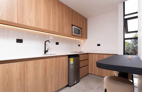 San Diego Apartment | Family Stay in Poblado – Jacuzzi & 1BR + Workspace