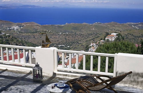 Ioulida House | Family Suite with Sea View - Kea Village Suites & Villa