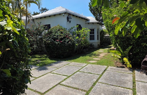 Paget House | Family Thanksgiving 2025 Bermuda! Private Luxury Villa 3 Bedrooms Pool Beach