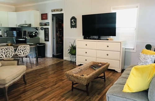 Umatilla Cottage | Family Time! This Cute Cottage is waiting you for a unique experience!