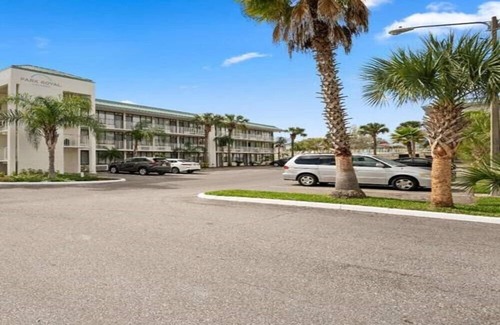 Historic Downtown Kissimmee House | Family Vacation Room with 2 DBL Beds Near Must-see Attractions