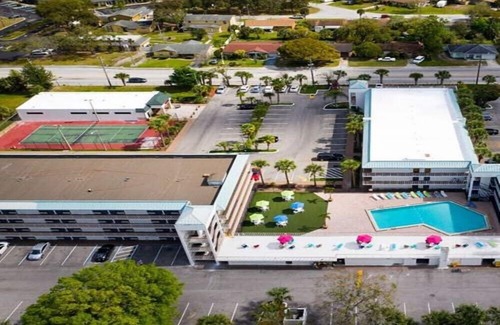 Historic Downtown Kissimmee House | Family Vacation Room with 2 DBL Beds Near Must-see Attractions