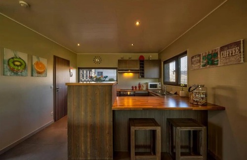 Froidchapelle Villa | Family Villa by the Lake