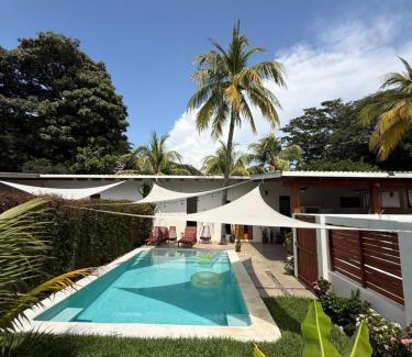 La Libertad House | Family Villa 1 SurfCity El Tunco BBQ outdoor kitchen up to 5 people