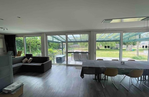 Eede House | Fancy room en Sauna room in Villa