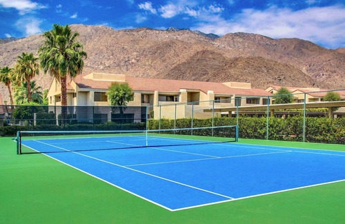 The Morrison Condo | Fantastic 2-bedroom with AC in Palm Springs. Walk everywhere, Casino next door.
