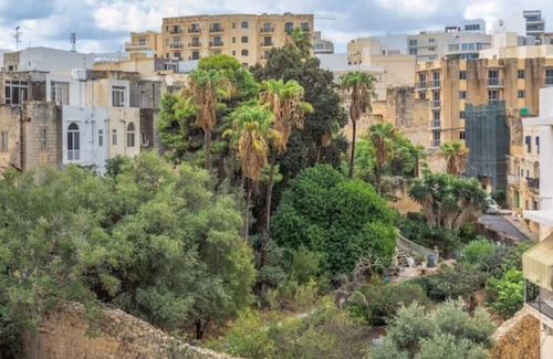 Tower Road Apartment | Fantastic 3 Bedroom Duplex Penthouse with Terrace