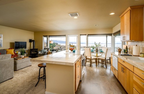 Fairhaven Condo | Fantastic Bellingham Bay View Condo just steps to Fairhaven Village & Boardwalk!