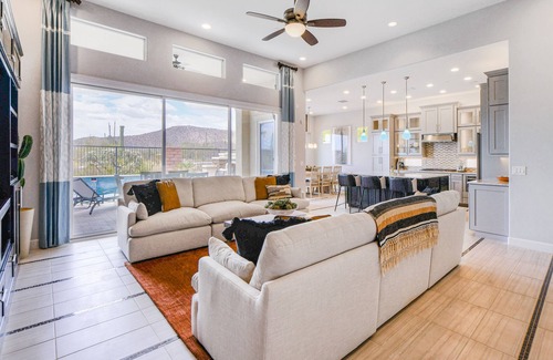 Dove Mountain House | Fantastic desert retreat w/private pool, outdoor fireplace, & high-speed WiFi