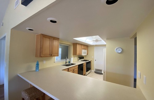 New Smyrna Beach House | Fantastic Golf Course View, 10 min to the beach, 1 hour 20 to the theme parks