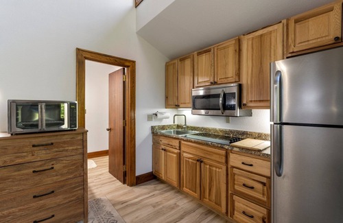 Purgatory Resort | Fantastic New Studio, Resort Setting, Pool, Hot Tub, A/C, Golf Privileges!