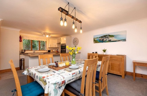 West Looe House | Fantastic river side house with garage parking