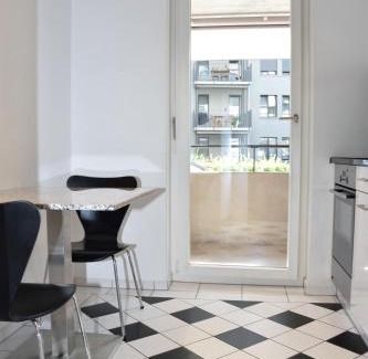 Seefeld Apartment | Fantastic Studio near Lake - Flower 02