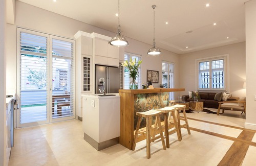 Cape Town City Centre House | Fantastic town villa at Lions Head with views - pool, jacuzzi and garden