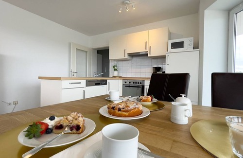 Sahlenburg Apartment | Fantastic vacation apartment D1.5 for up to 6 people with a large round balcony and