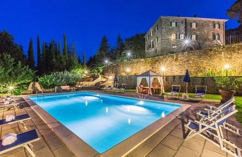 Ripoli Villa | Fantastic Villa for 12 People with private pool and views