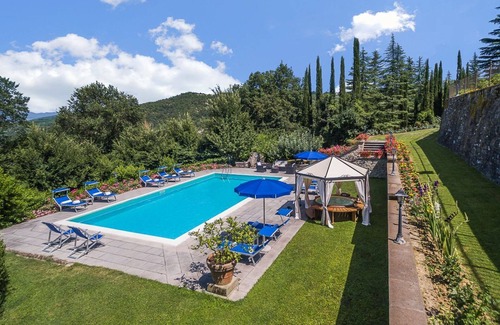 Ripoli Villa | Fantastic Villa for 12 People with private pool and views