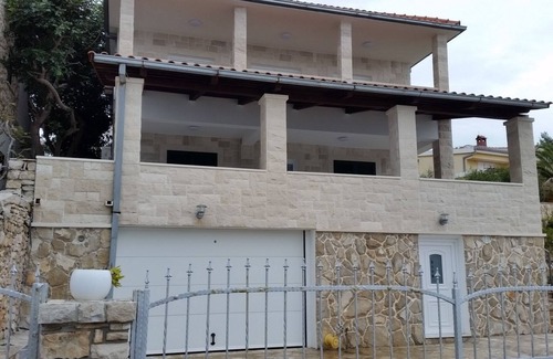 Stomorska Apartment | Fantastically beautiful apartment right on the sea with a balcony