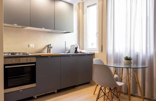 Milan Apartment | Fantoni Excelsior Milan City Netflix 6 people