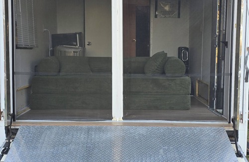 Water Valley Villa | Farm experience 3-bedroom tiny uome in Water Valley with AC -emus/donkey/cow ect