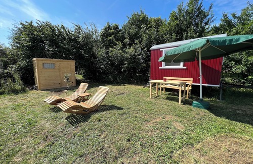 Dettenheim House | Farm glamping with alpacas and goats