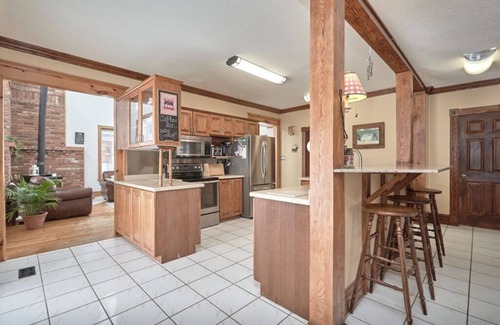 Minesing House | Farm House Oasis: Hot Tub, Ski Trails, sleeps 12
