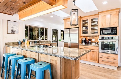 Kelseyville Other | Farm Stay + Private Lake + Country Ranch + Alpacas + Hiking + Games + Hot Tub