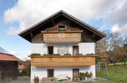 Neukirchen Beim Heiligen Blut House | Farmhouse in Neukirchen near Heiligen Blut