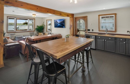 Interlaken Villa | Farmhouse & Cottages at the Cayuga Shoreline