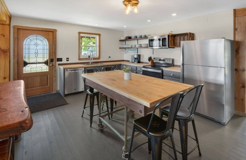 Interlaken Villa | Farmhouse & Cottages at the Cayuga Shoreline