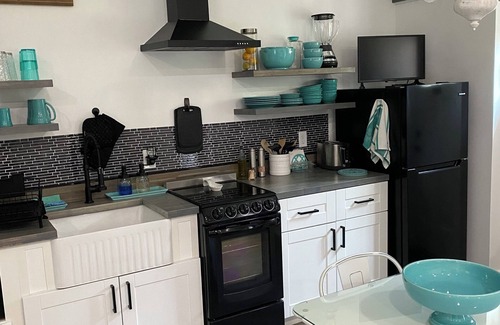 Stonington Apartment | Farmhouse Guest Suite