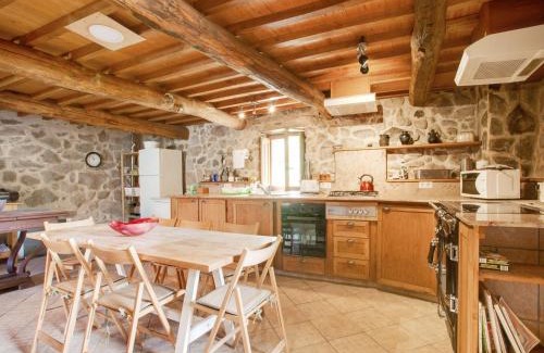 Panton House | Farmhouse in Castrotañe with Terrace