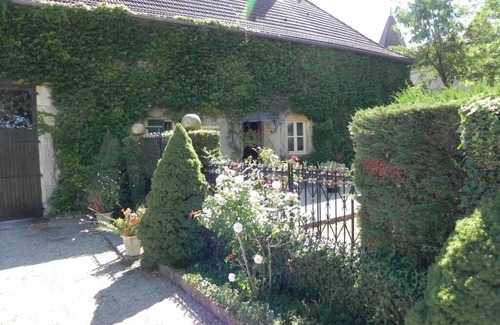Bourg-le-Comte House | Farmhouse in southern Burgundy