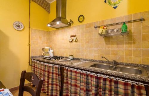 Monteluiano House | Farmhouse in Umbria with Pool