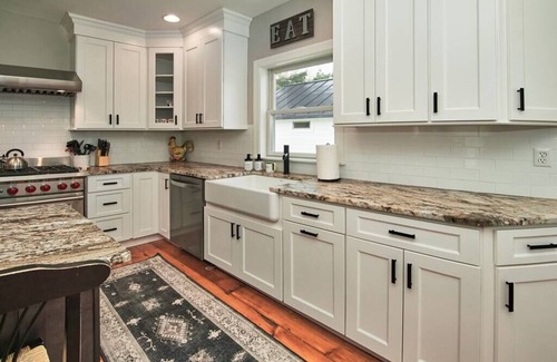 Chester House | Farmhouse in Warwick Valley!