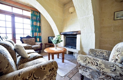 Zebbug Other | Farmhouse situated in a quiet area with spectacular seaview of Xwejni bay!