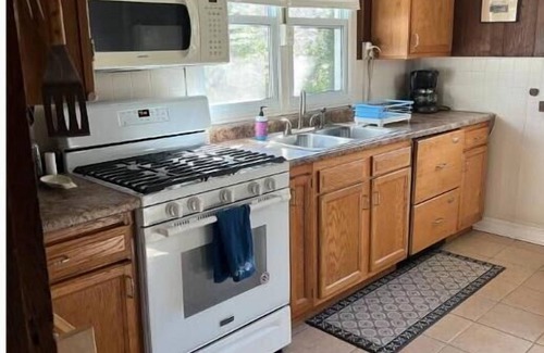 Hendersonville House | Farmhouse style close to everything! 2 bedroom