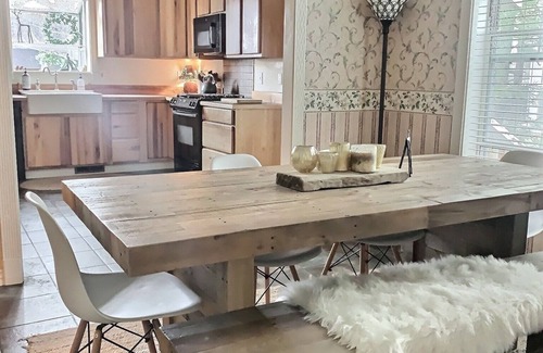 Cloudcroft House | Farmhouse Victorian Perfect Cloudcroft Location!