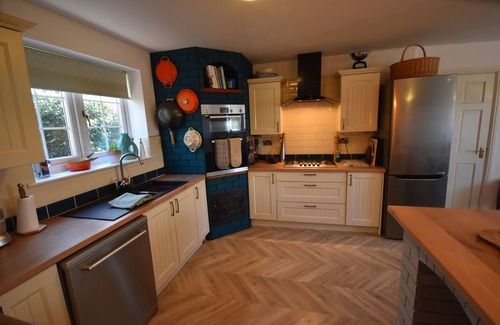 Boraston Other | Farmhouse with rural and river views & 10 minute walk to market town