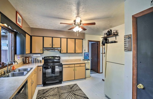 Farmington Cottage | Farmington A-Frame w/Lake Access & Fire Pit!