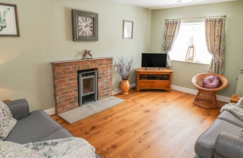 Thornton Dale Cottage | FARNDALE COTTAGE, family friendly, with a garden in Thornton-Le-Dale