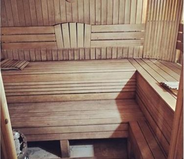 Molodizhne Hotel | Farneliya club-hotel