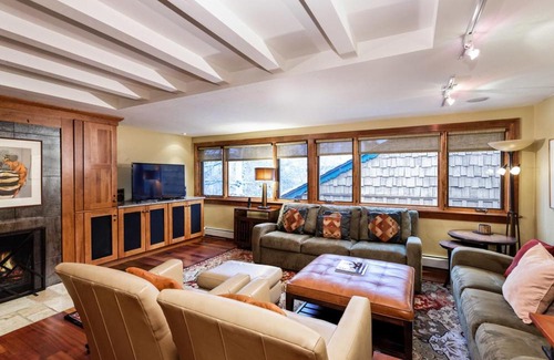Aspen House | Fasching Haus Unit 9, Deluxe Condo w/A/C in the living area, 2 Blocks to Downtown Aspen