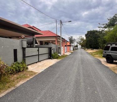 Kampung Sura Masjid House | Fath's Lodge
