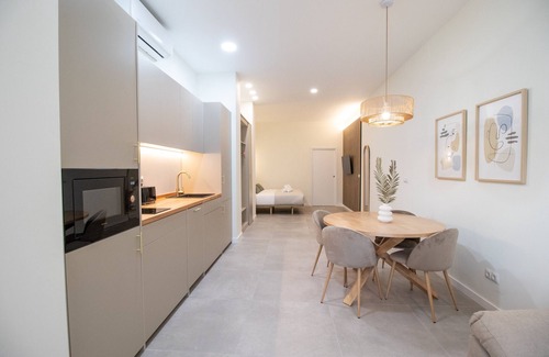 Patraix Apartment | Favara 2 by Concept Flats