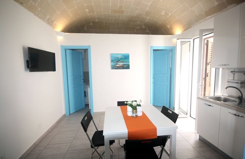 Favignana House | Favignana center apartment with terrace